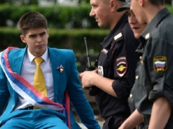 В Краснодаре более 350 полицейских будут дежурить на последних звонках 