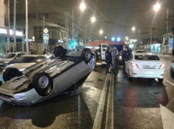 ДТП в Краснодаре: гонщик на «Приоре» перевернул машину на крышу