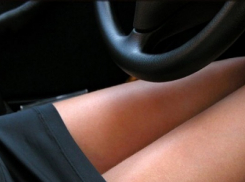 В Краснодаре женщина-водитель сбила велосипедиста, который проехал на «красный» 