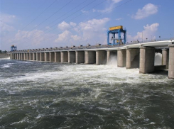 Спасатели следят за уровнем воды в водохранилище и в реке Кубань 