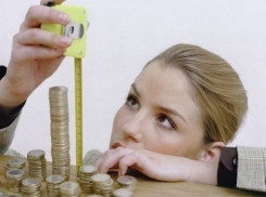 За год средняя зарплата кубанцев упала на 24,5%