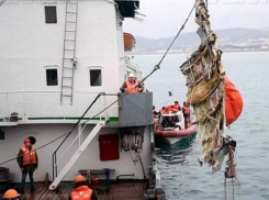 Спасатели продолжат работу на месте авиакатастрофы Ту-154 в Сочи