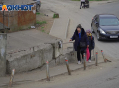 Мэрия Краснодара объявила войну незаконным парковочным барьерам и столбам