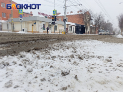 На дорогах каша, снегоуборочных машин не видно: в Краснодаре высота сугробов достигла 9 сантиметров