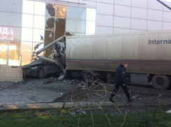 Массовое ДТП в Новороссийске: у фуры отказали тормоза 