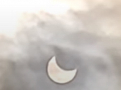 Краснодарцы увидели солнечное затмение: фото и видео