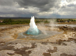 В Краснодаре безумное давление отопления рвет трубы и асфальт