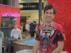 Покровский со счастливой физиономией заложил звезду на «Красной Площади» в Краснодаре