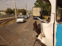  Фура протаранила трамвай в Краснодаре 