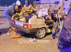 Пара с Кубани погибла в жестком ДТП с автокраном на Крымском мосту