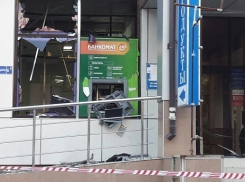 В Туапсе неизвестный попытался ограбить банкомат, но вместо этого взорвал его и еще полмагазина