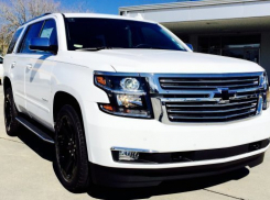 У двоих жителей Кубани отобрали элитные внедорожники 