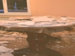  На головы хозяев олимпийских коттеджей в Сочи упали потолки 