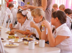 Что думают краснодарцы о возможном запрете проноса еды в школу 