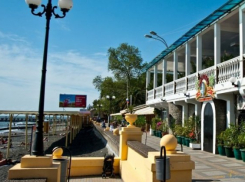  Моря не видно: Мэр Сочи прогулялся по набережной и поразился 