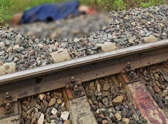 Школьница погибла под колесами пассажирского поезда на станции «Якорная щель»