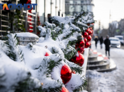 Главное в Краснодаре: за синий трактор дерутся, итальянский насос ломается, а женщины проваливаются под лед