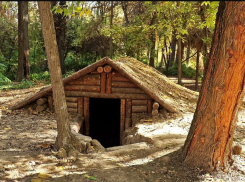 Под Краснодаром в лесах строят землянки-убежища на случай апокалипсиса