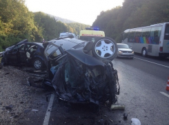 На Кубани столкнулись «Мерседес» и «Опель», погибли два человека 