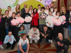 Улыбки и сказка: в Краснодаре отметили День солнечных людей