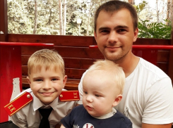 «Бонус от Дяди Жени»: водитель краснодарской маршрутки бесплатно подвозит школьников за «пятерки»﻿