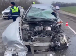 Водитель погиб в жестком столкновении с грузовиком на Кубани