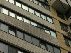  Карточный домик: В краснодарской новостройке выдавило балкон 