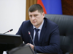 Угрожая прокуратурой, требует долю от банка вице-губернатор Краснодарского края