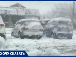 «Никто ничего не чистит», - краснодарские водители о ситуации на дорогах из-за снегопада