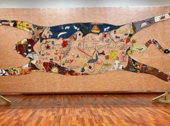 Мохнатая тельняшка стала символом Краснодара на спектакле в Москве