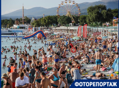 «Лучший курорт Черноморского побережья»: туристы спешат отдохнуть в Кабардинке в последние недели лета