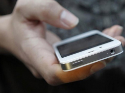 В Краснодаре девушка отдала телефон незнакомцу в обмен на подделку
