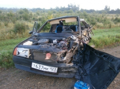 В Белореченском районе в результате аварии автомобиль вылетел с трассы и затонул