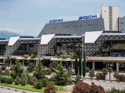 Самолет из Москвы не смог приземлиться в аэропорту назначения на Кубани