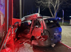 Автомобилист разогнался до 225 км/ч и погиб с пассажиром на Кубани