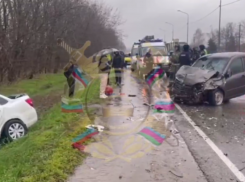 В Краснодарском крае два человека погибли и двое пострадали в ДТП