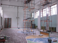 Следствие Краснодара занялось школой, в которой обрушился потолок