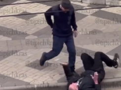 Краснодарец зарезал мужчину на глазах горожан