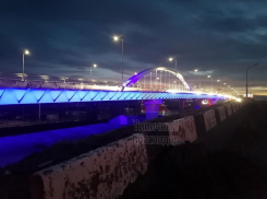 Краснодарцам показали подсветку нового Яблоновского моста