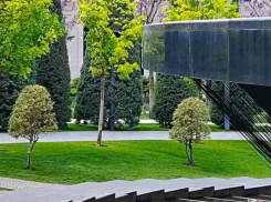 В парке Галицкого перестал работать фонтан-водопад «Инфинити»