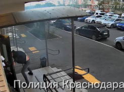 В Краснодаре задержали мужчину за стрельбу и распыление перцовки в соседа