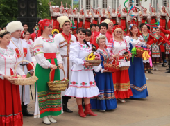 Выставка-ярмарка «Агротур»: фермы, сыроварни и выступление кубанских коллективов под открытым небом