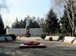 На Кубани 41-летний безработный осквернил памятник советским воинам ﻿