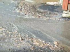 По улицам Сочи потекли зловонные канализационные реки