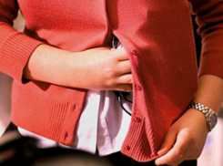 В Краснодаре девушка украла очень «годный» шампунь и тонометр для своеобразных целей