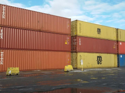 В Новороссийск доставили первое оборудование команд «Формулы-1»