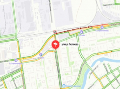 На месте страшной аварии в Краснодаре с тремя погибшими образовалась пробка