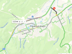 «Час уже стою!»: в Краснодарском крае на трассах к Черному морю образовались пробки