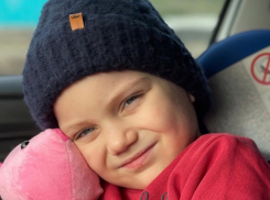 «Государство относится ревниво»: Ройзман высказался об отказе в лекарстве мальчику со СМА из Краснодара 