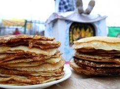 Название города Новороссийска на Масленицу выложат блинами